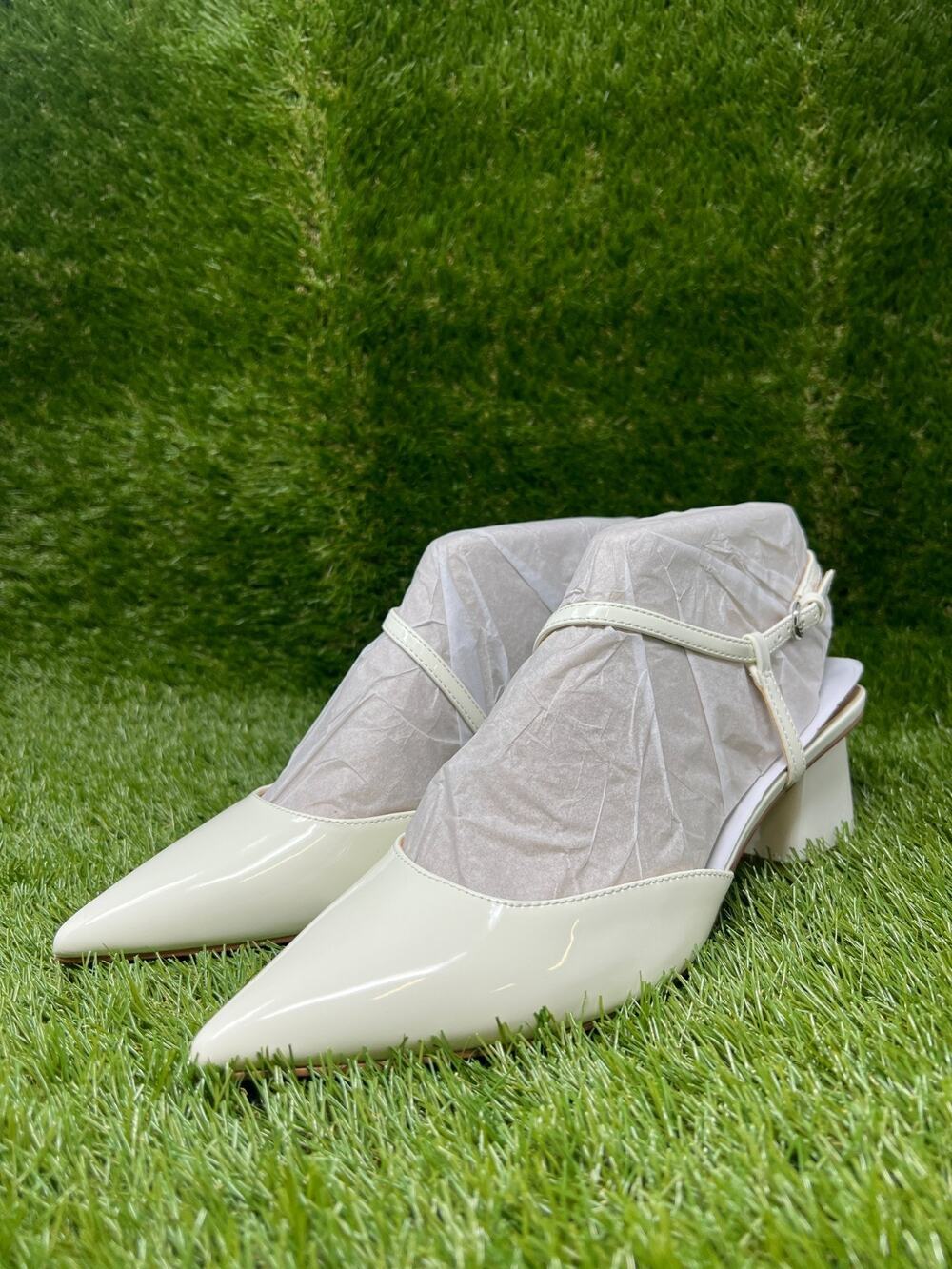 NWB Women's 11 Marc Fisher Loya White Patent Pumps